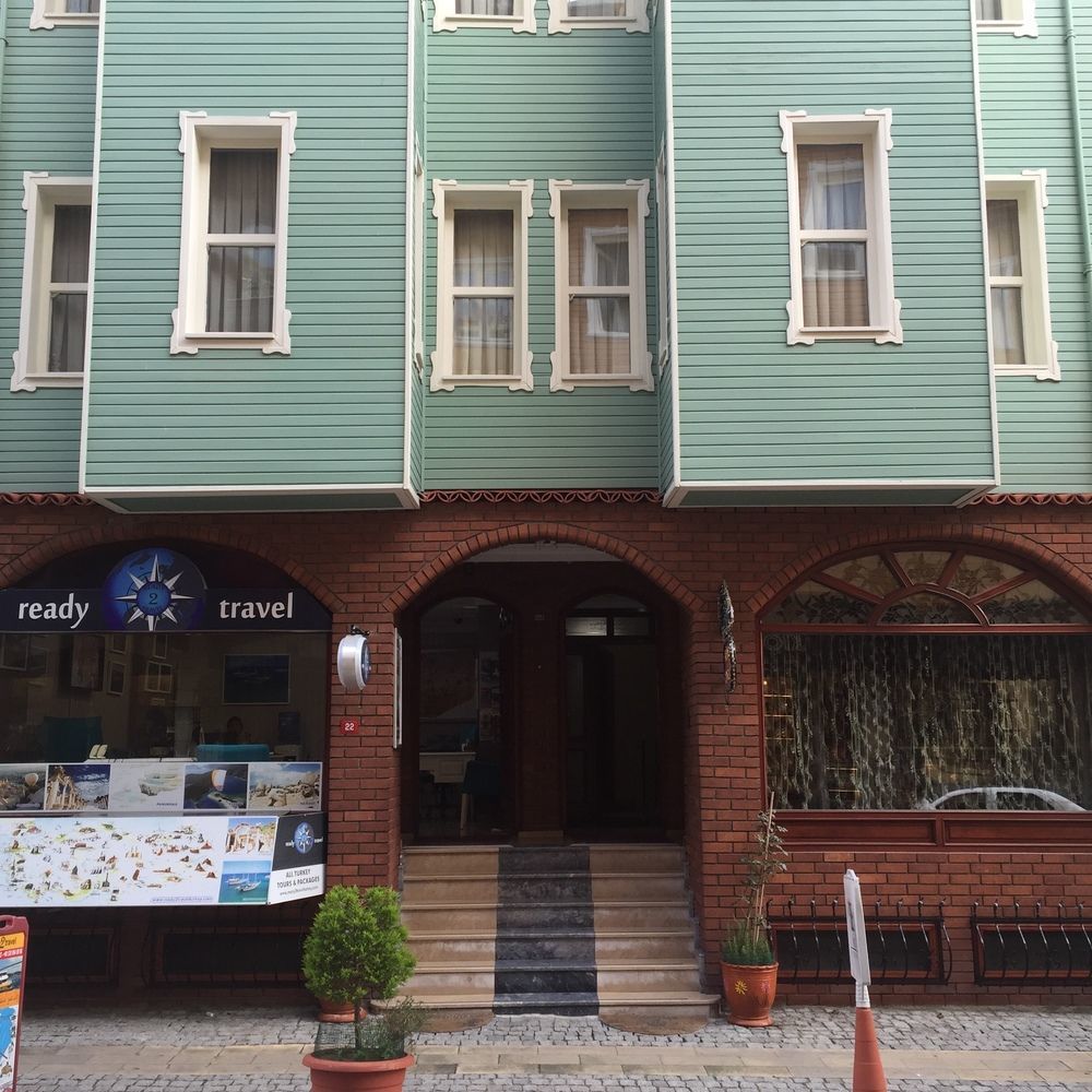 Side 2* Provincia di Istanbul